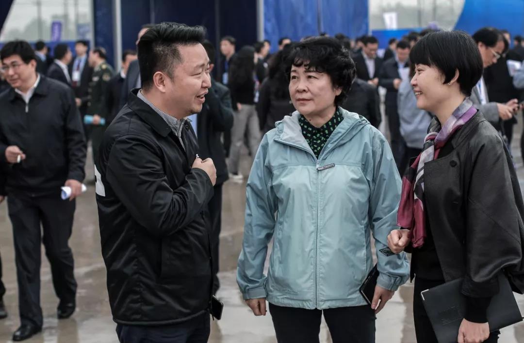 成都市重大产业项目集中开工 明博链接_明博MINGBO(中国)
国际科技文创项目亮相开工仪式