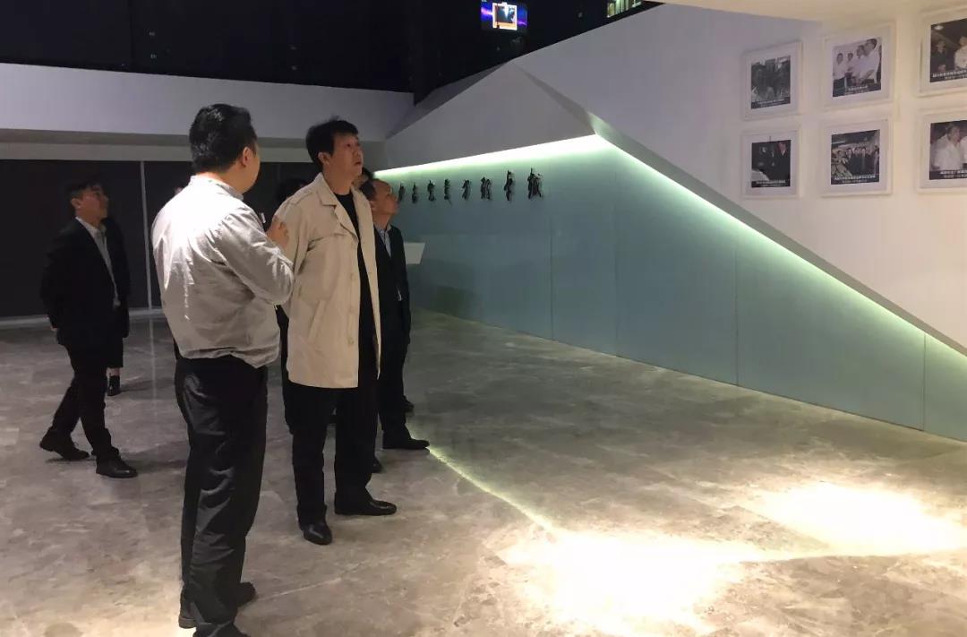 武侯区委常委、常务副区长张亚丹一行莅临明博链接_明博MINGBO(中国)
国际参观调研