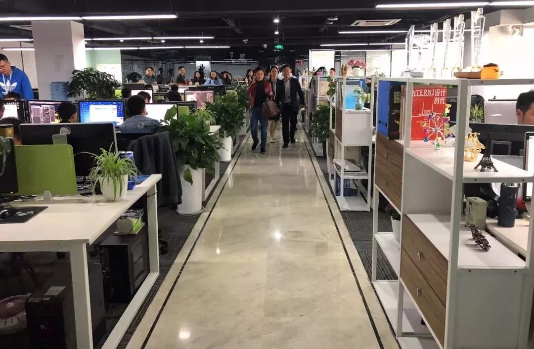 成都市委宣传部考察团一行调研明博链接_明博MINGBO(中国)
视觉文创产业园区