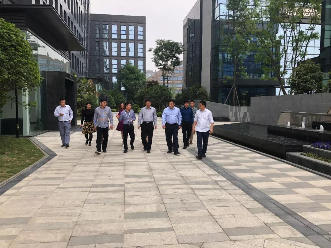 郑州市金水区副区长赵高翔率考察团莅临明博链接_明博MINGBO(中国)
考察调研