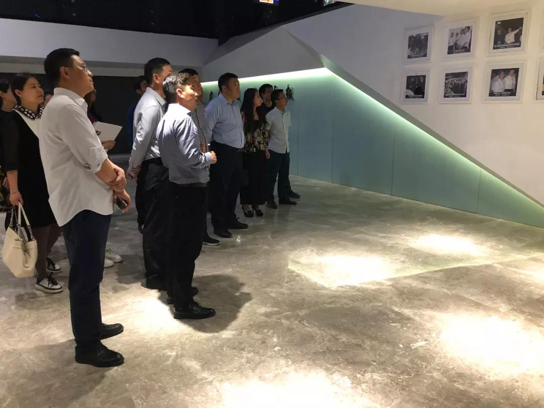 郑州市金水区副区长赵高翔率考察团莅临明博链接_明博MINGBO(中国)
考察调研