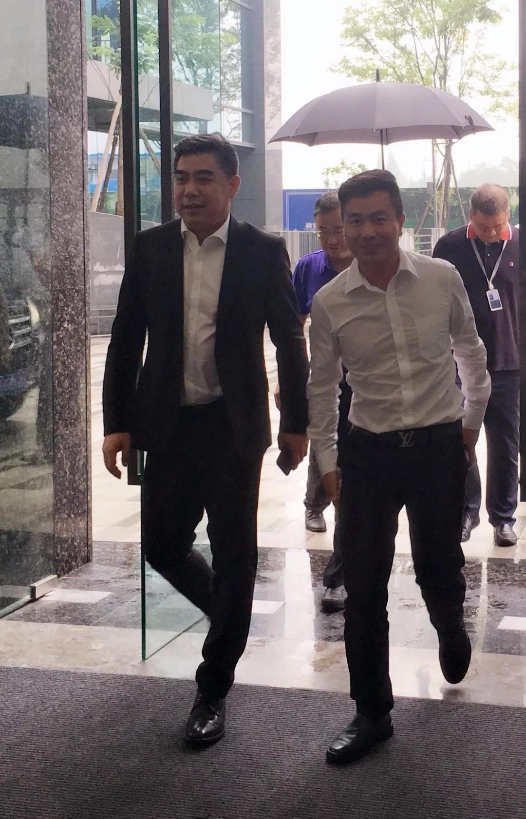 国家文物局博物馆与社会文物司司长罗静一行莅临明博链接_明博MINGBO(中国)
参观考察