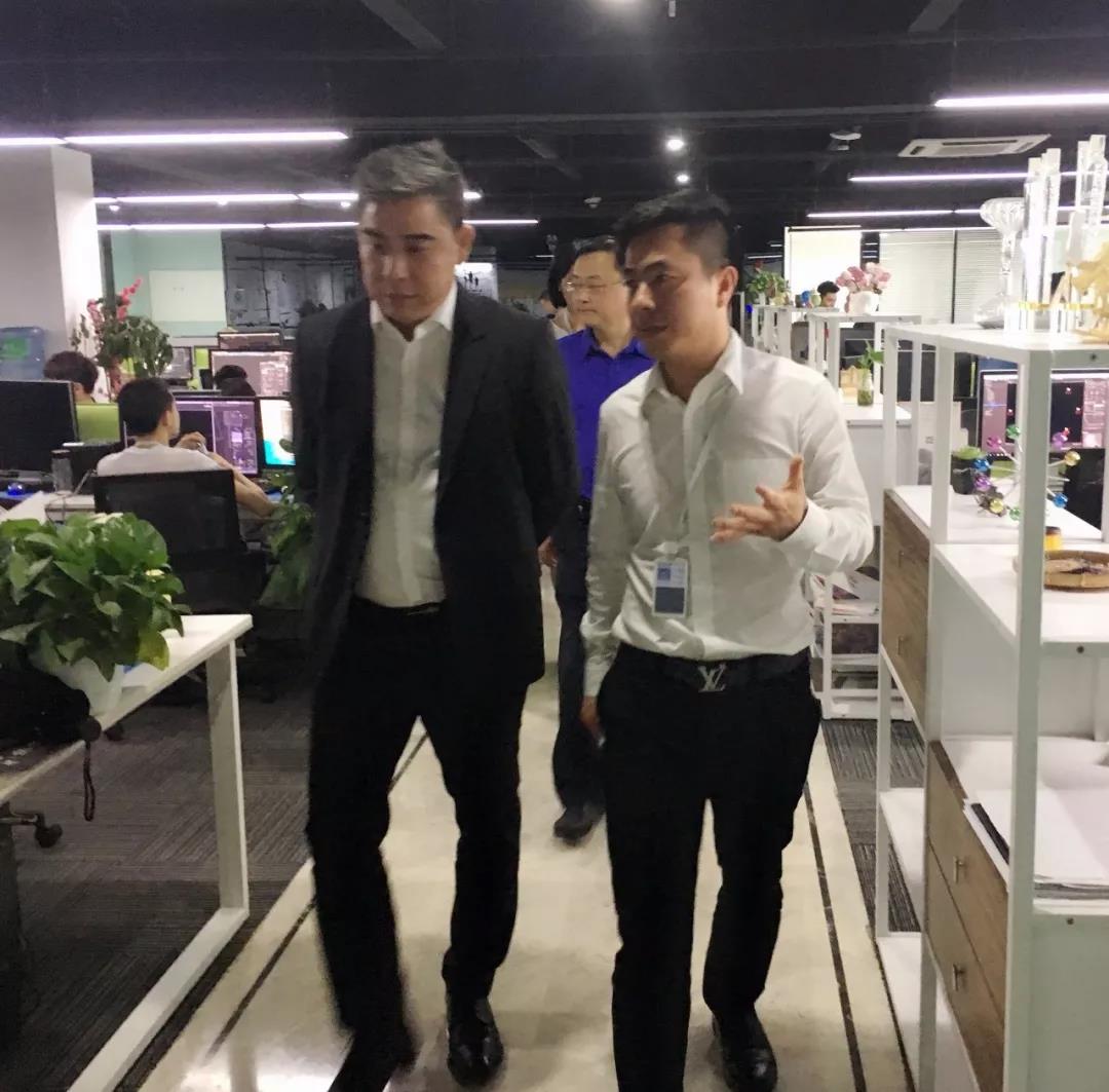 国家文物局博物馆与社会文物司司长罗静一行莅临明博链接_明博MINGBO(中国)
参观考察