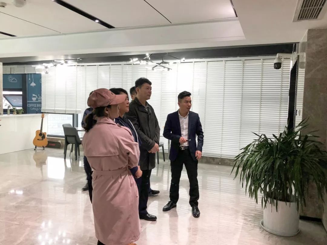 民盟乌鲁木齐市委主委、新市区区长杨春一行走访调研明博链接_明博MINGBO(中国)
集团