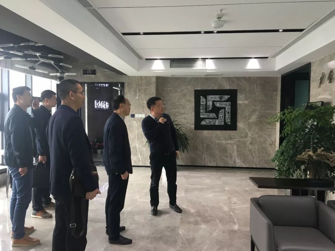 龙泉驿区城投公司董事长李智一行走访调研明博链接_明博MINGBO(中国)
集团