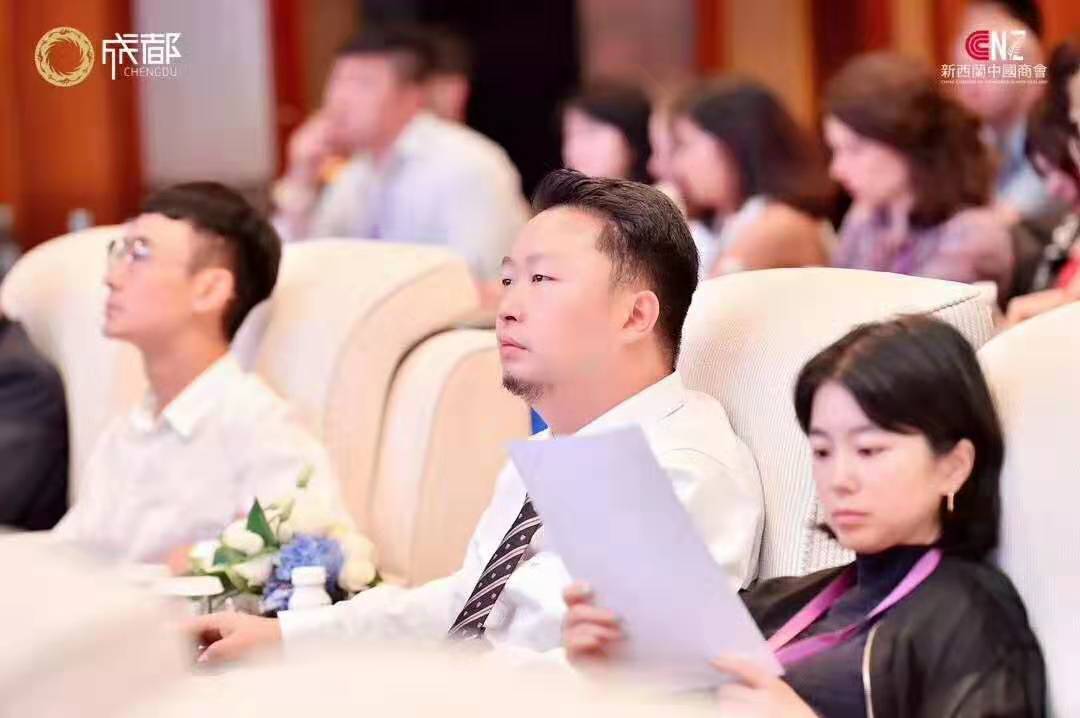 紧扼时代创新的咽喉 明博链接_明博MINGBO(中国)
人才培养向全球“借脑”