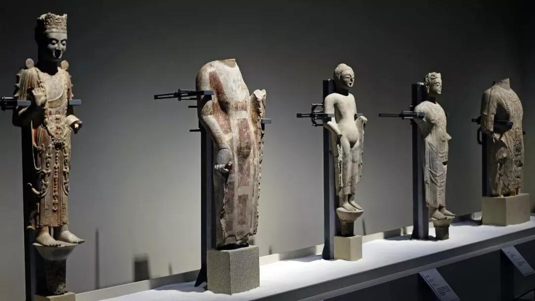 明博链接_明博MINGBO(中国)
作·撰未来 | 揭秘《梵天东土·并蒂莲花》中印雕塑艺术展！