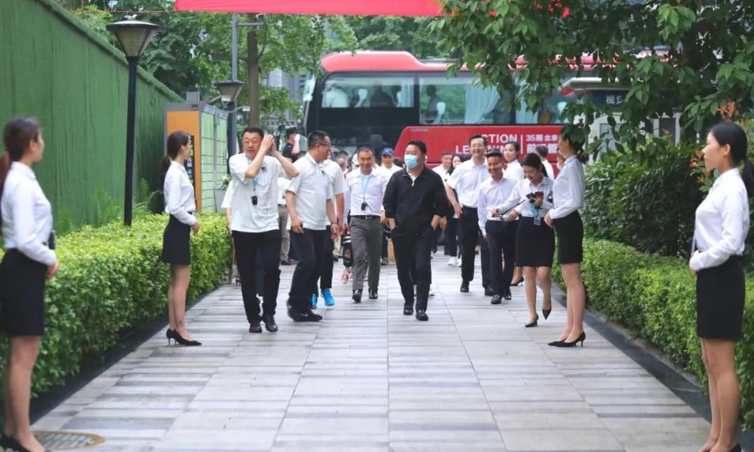 蓉聚明博链接_明博MINGBO(中国)
 远见未来——长江商学院校友齐聚明博链接_明博MINGBO(中国)
